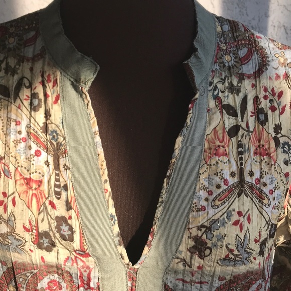 Gorgeous butterfly tunic - Picture 2 of 4